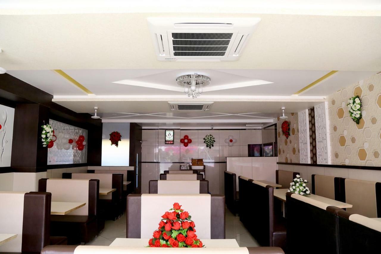 Hotel Shahi Darbar Navsari Dış mekan fotoğraf