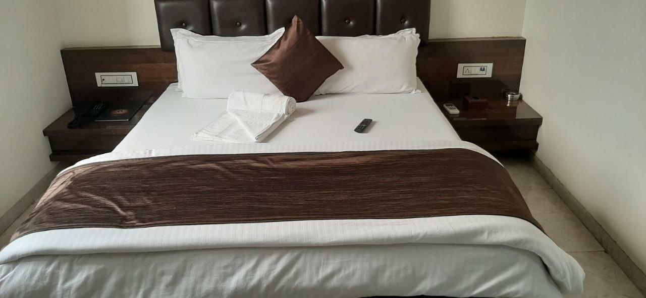 Hotel Shahi Darbar Navsari Dış mekan fotoğraf